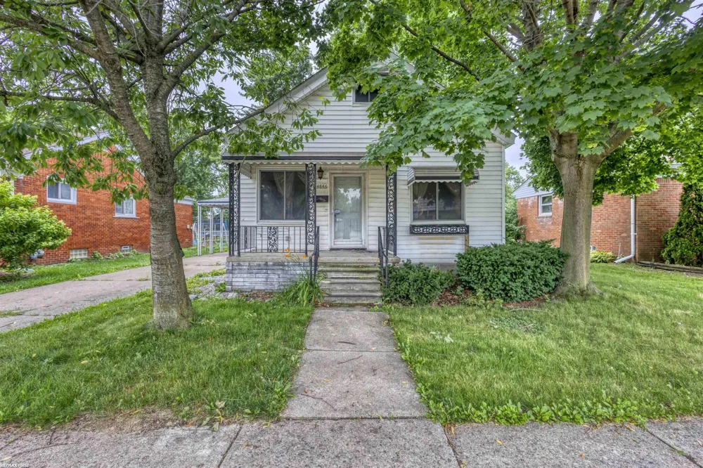 14846 Stephens Dr Drive Eastpointe City, MI 48021