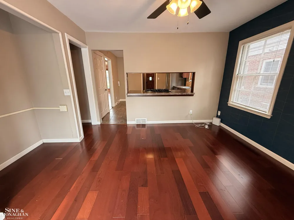 2056 Lennon Road Grosse Pointe Woods City, MI 48236