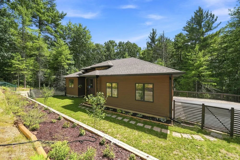5346 Trager Road East Bay Township, MI 49696