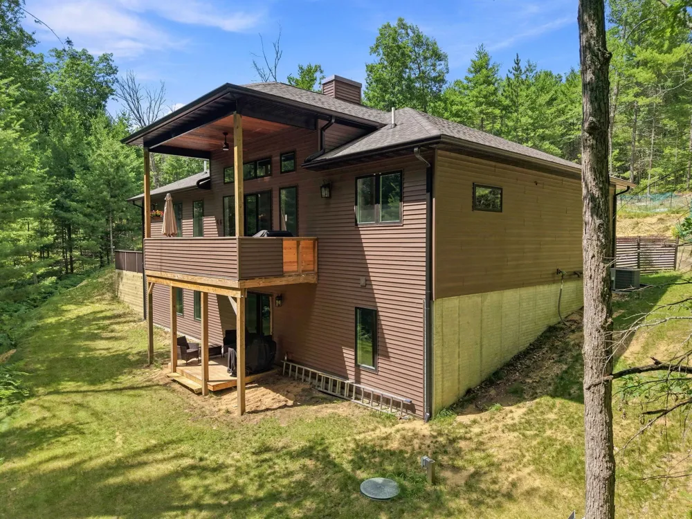 5346 Trager Road East Bay Township, MI 49696