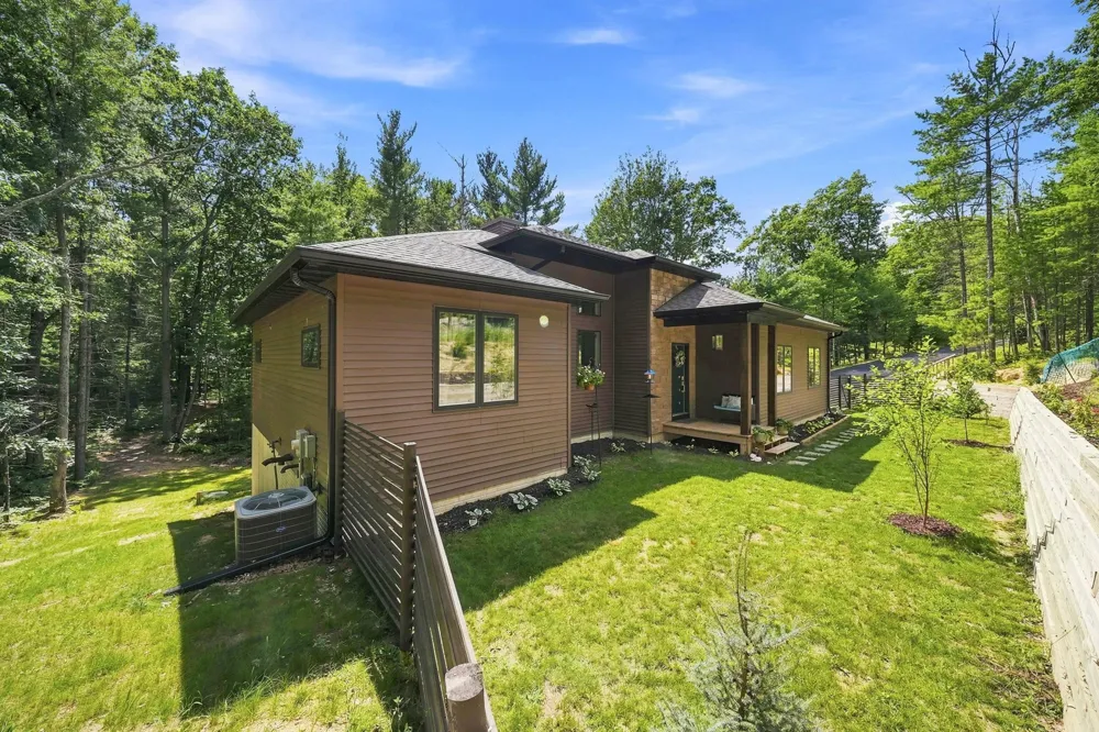 5346 Trager Road East Bay Township, MI 49696