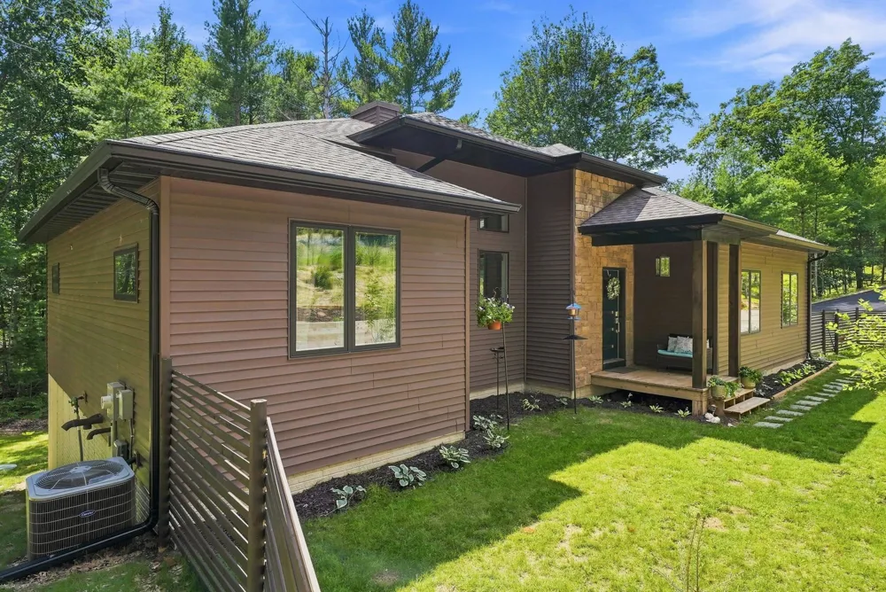 5346 Trager Road East Bay Township, MI 49696