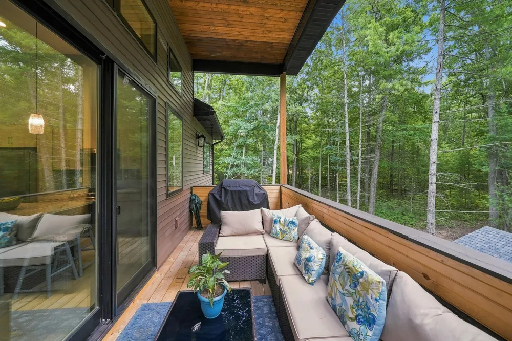 5346 Trager Road East Bay Township, MI 49696