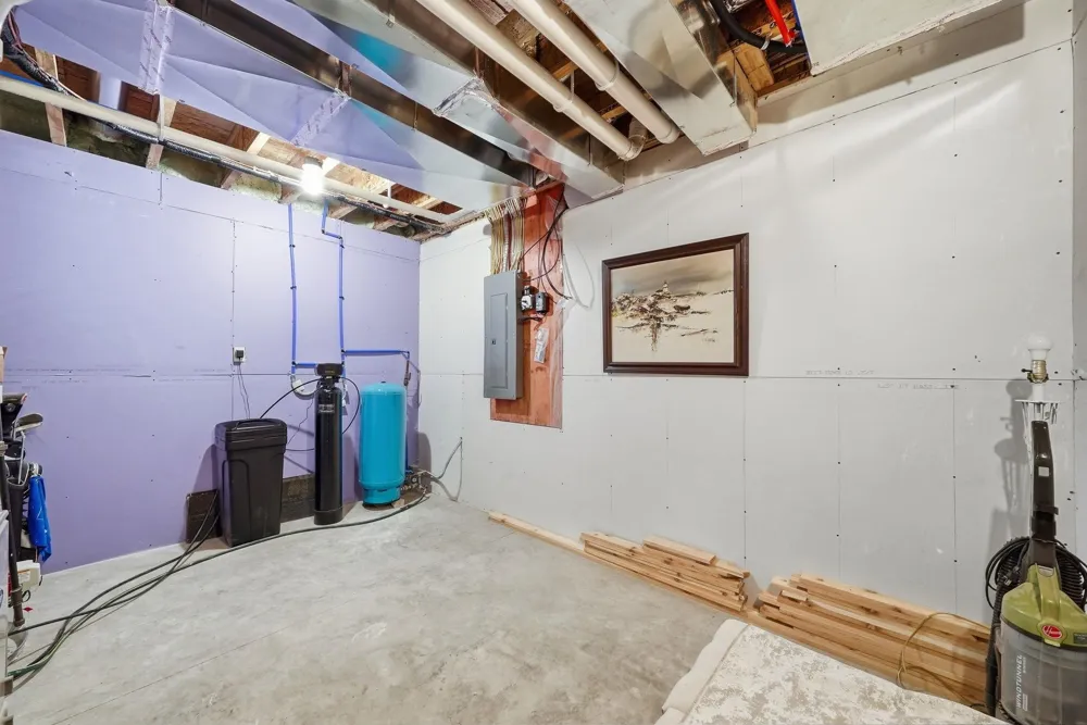 5346 Trager Road East Bay Township, MI 49696
