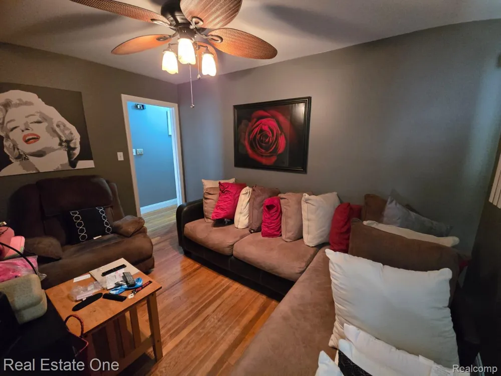 12730 Columbia Street W Redford Charter Township, MI 48239