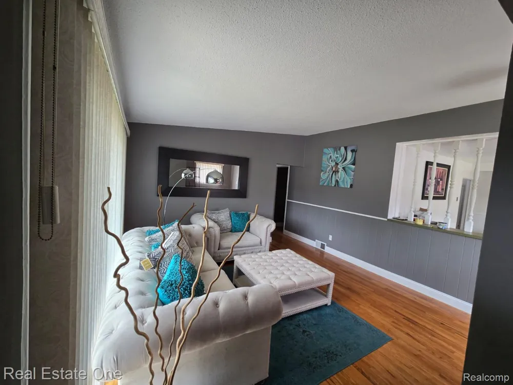 12730 Columbia Street W Redford Charter Township, MI 48239