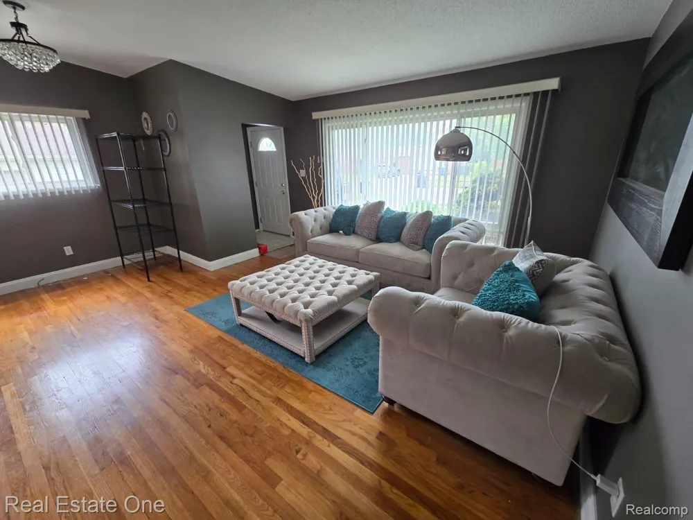 12730 Columbia Street W Redford Charter Township, MI 48239