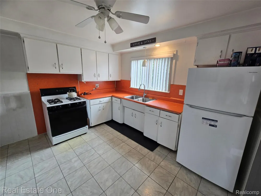 12730 Columbia Street W Redford Charter Township, MI 48239