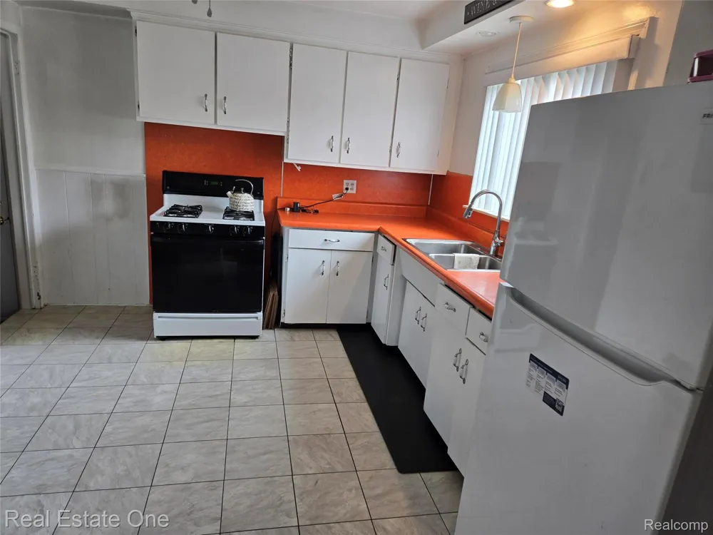 12730 Columbia Street W Redford Charter Township, MI 48239