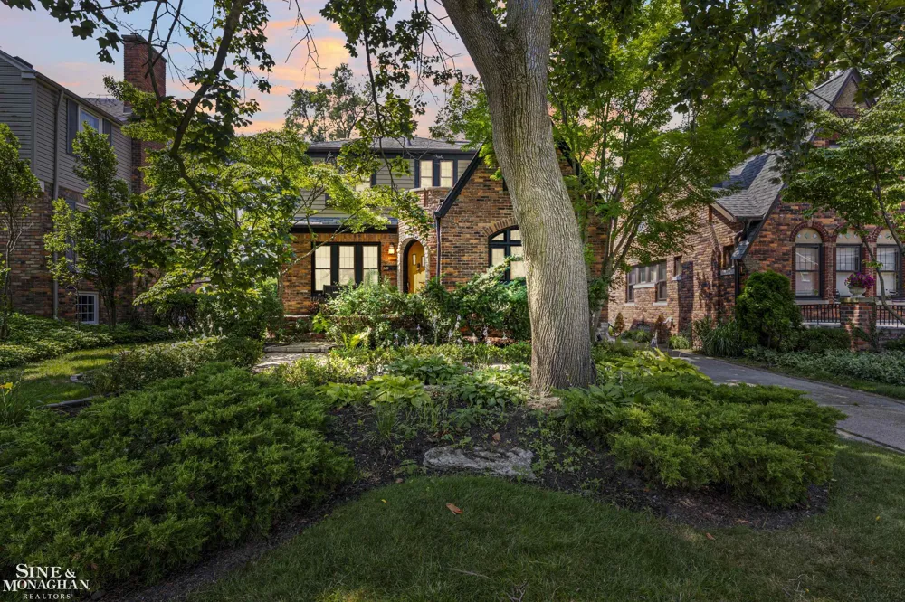 245 Ridgemont Road Grosse Pointe Farms City, MI 48236