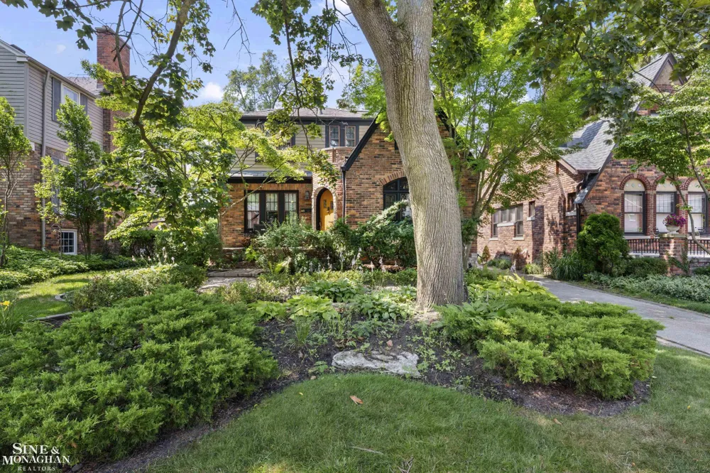 245 Ridgemont Road Grosse Pointe Farms City, MI 48236