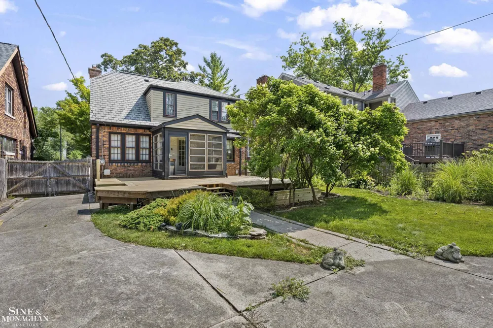 245 Ridgemont Road Grosse Pointe Farms City, MI 48236