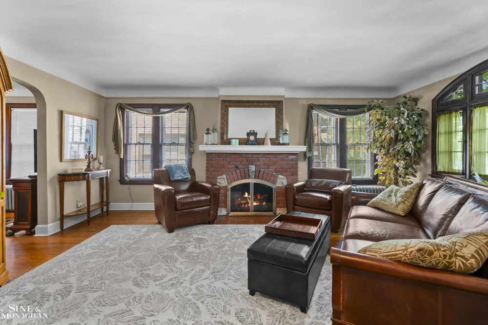 245 Ridgemont Road Grosse Pointe Farms City, MI 48236