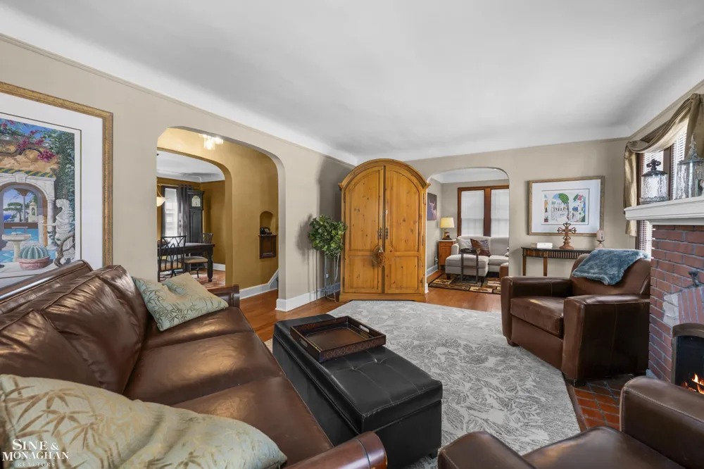 245 Ridgemont Road Grosse Pointe Farms City, MI 48236