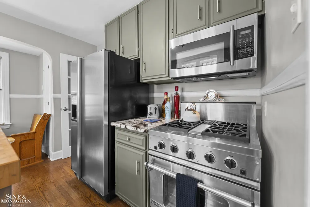 245 Ridgemont Road Grosse Pointe Farms City, MI 48236