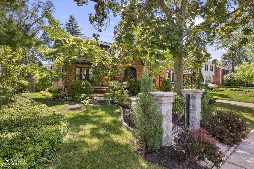 245 Ridgemont Road Grosse Pointe Farms City, MI 48236