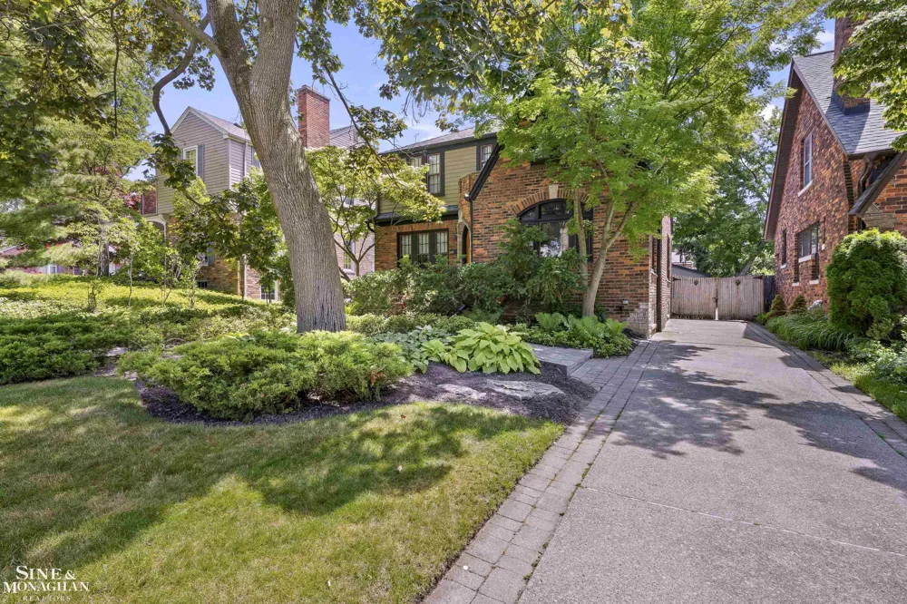 245 Ridgemont Road Grosse Pointe Farms City, MI 48236