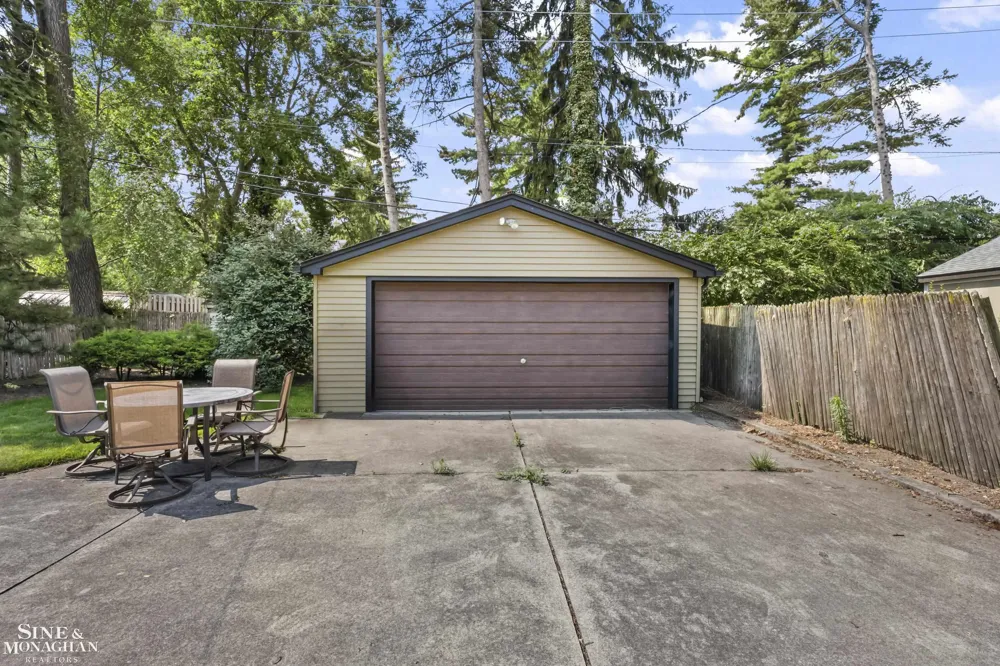 245 Ridgemont Road Grosse Pointe Farms City, MI 48236