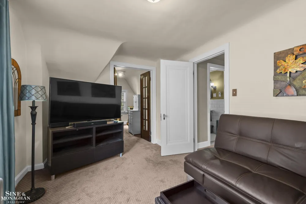 245 Ridgemont Road Grosse Pointe Farms City, MI 48236