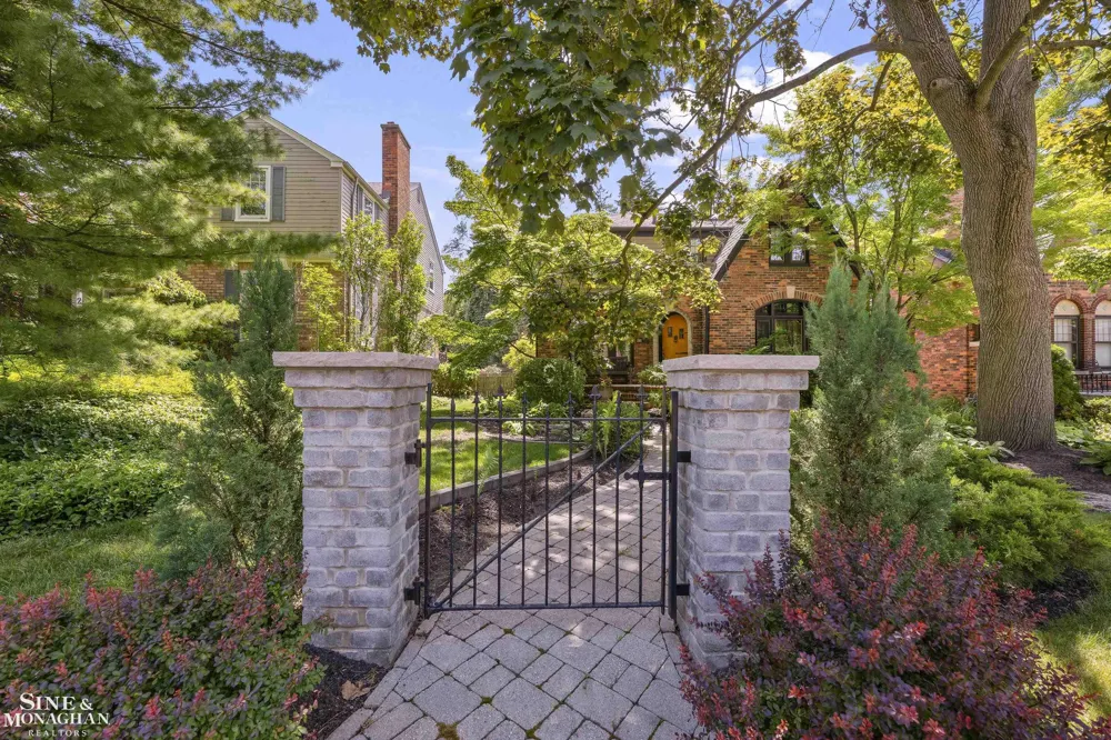 245 Ridgemont Road Grosse Pointe Farms City, MI 48236