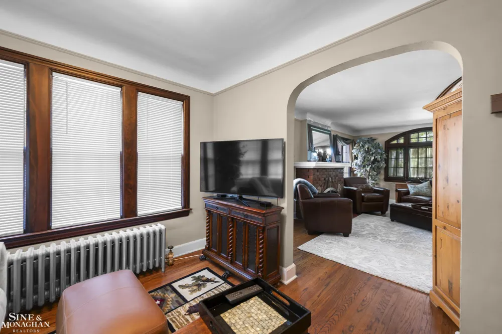 245 Ridgemont Road Grosse Pointe Farms City, MI 48236