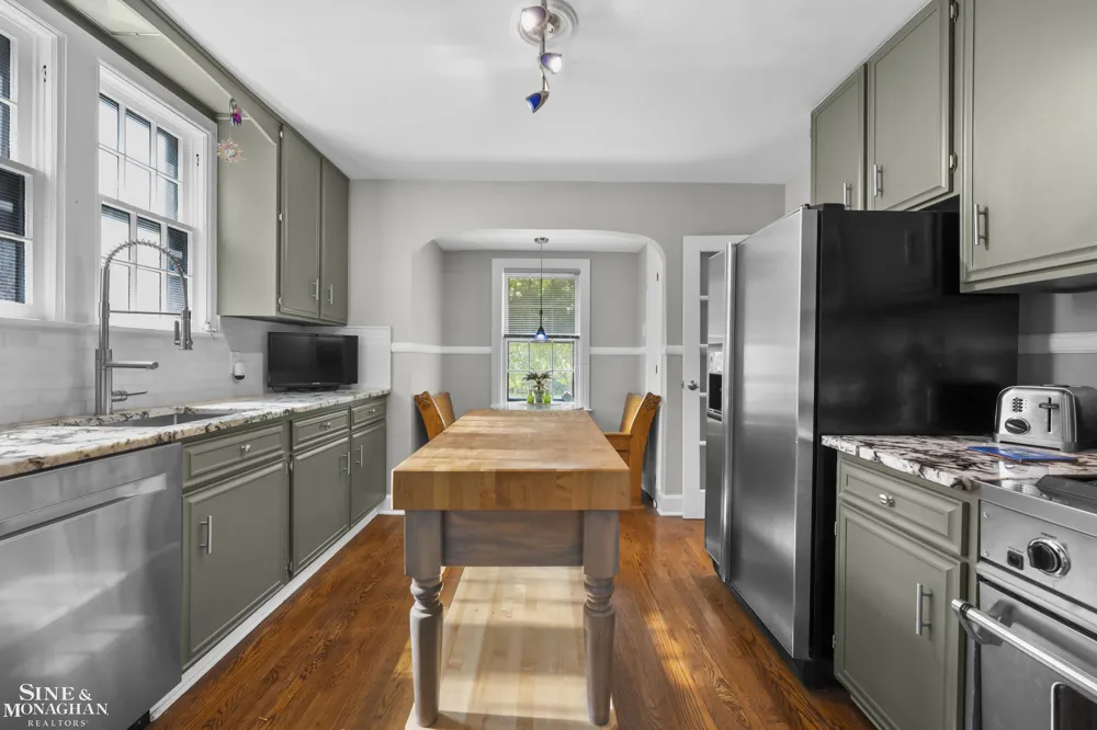245 Ridgemont Road Grosse Pointe Farms City, MI 48236