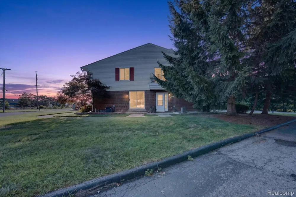 51116 S Foster Road Chesterfield Township, MI 48047