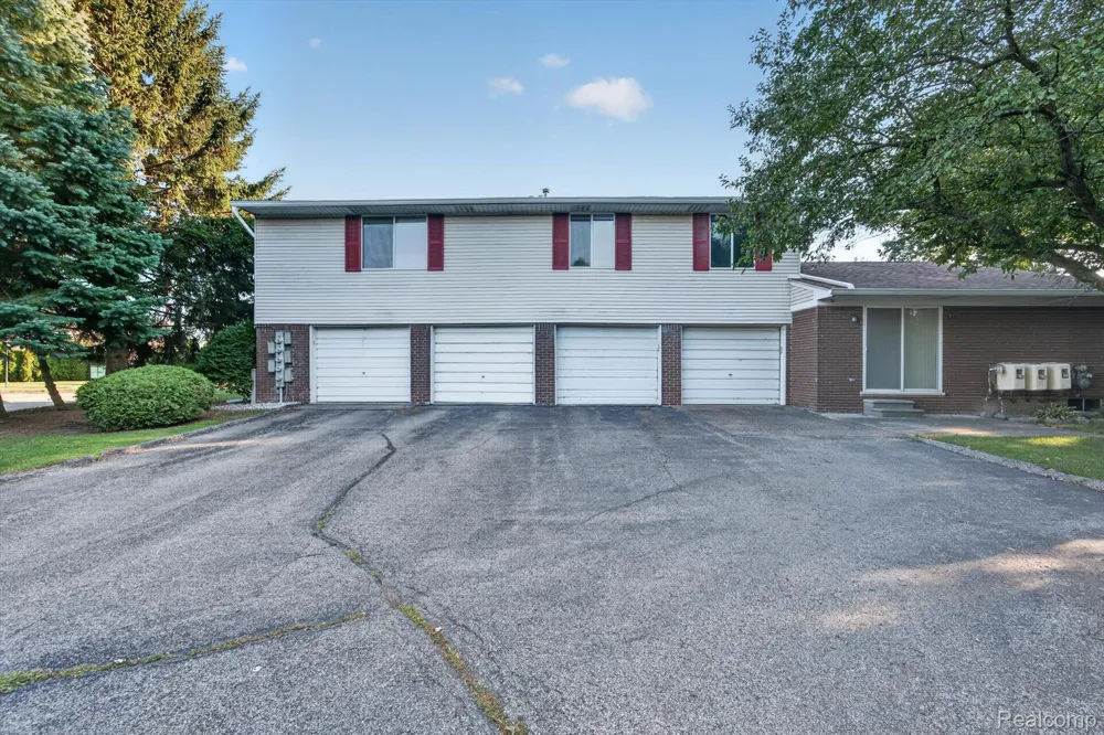 51116 S Foster Road Chesterfield Township, MI 48047