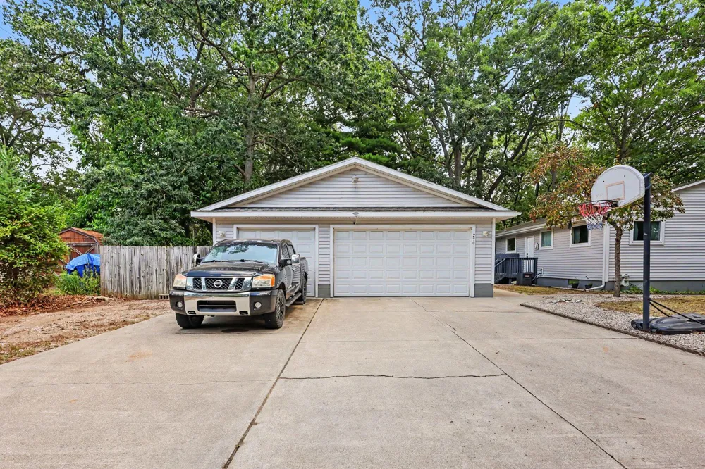 290 Eric Avenue Norton Shores City, MI 49444