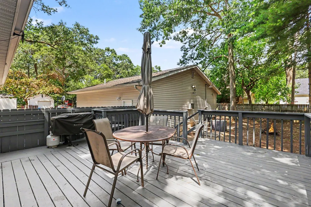 290 Eric Avenue Norton Shores City, MI 49444