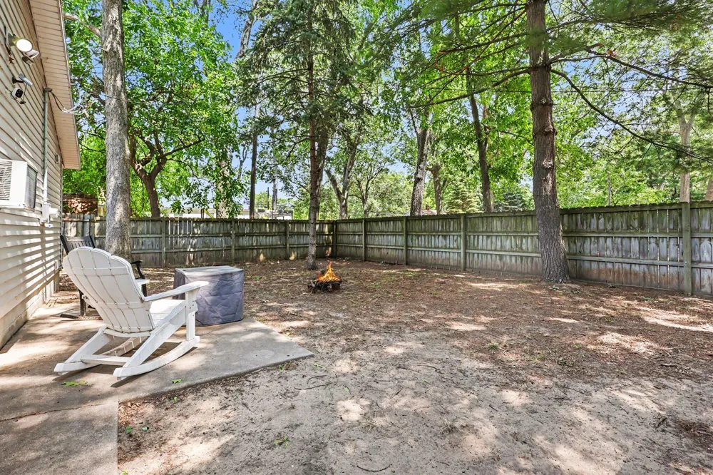 290 Eric Avenue Norton Shores City, MI 49444