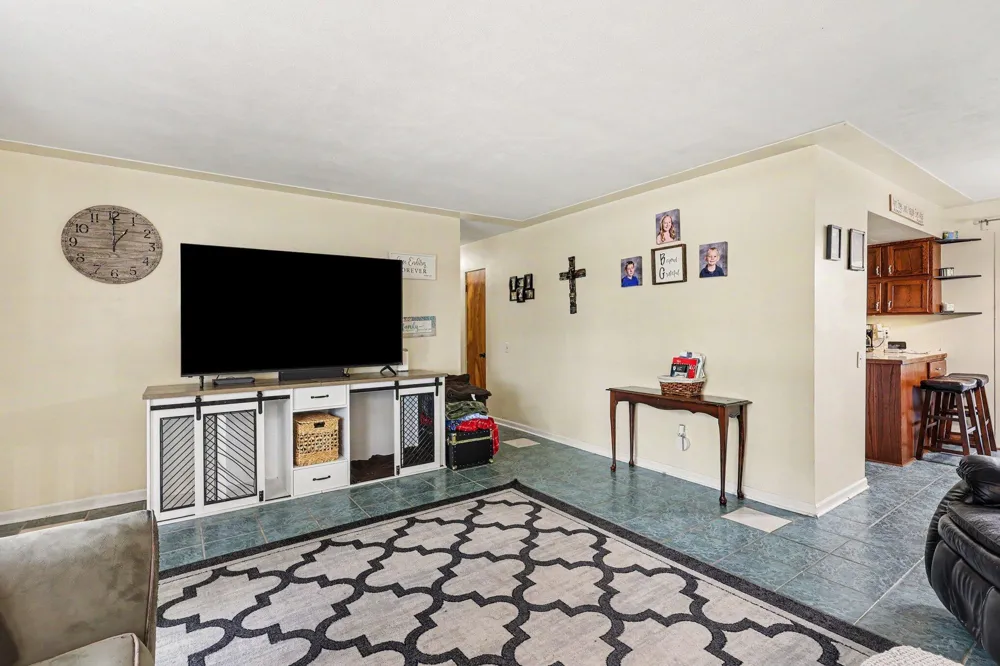 290 Eric Avenue Norton Shores City, MI 49444