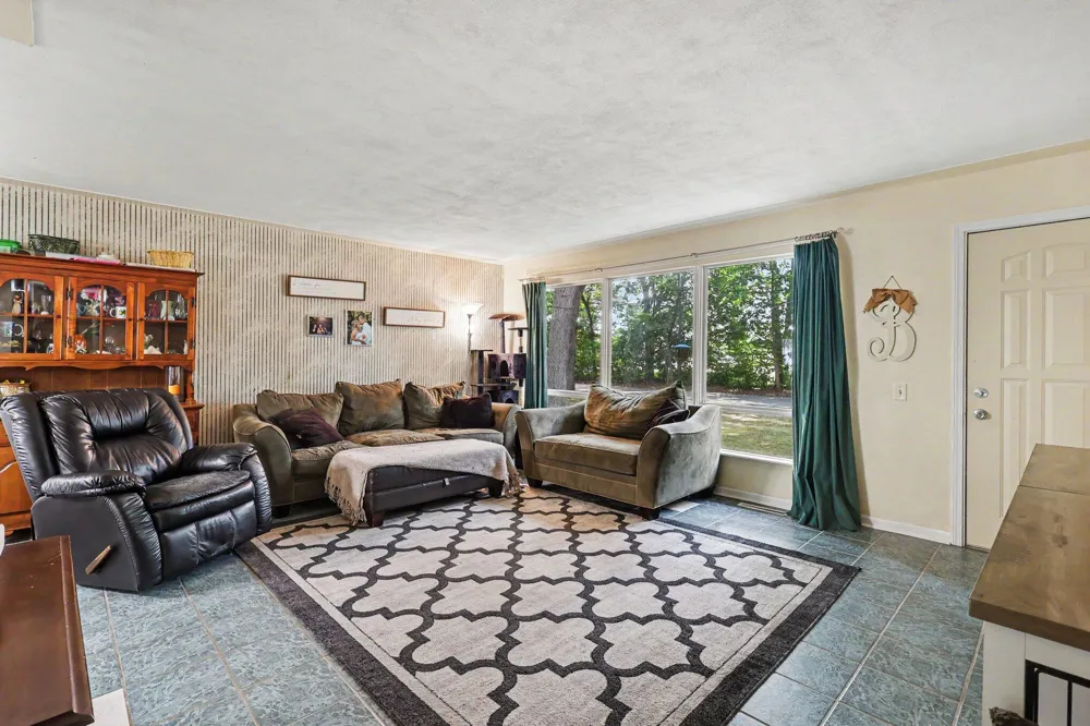 290 Eric Avenue Norton Shores City, MI 49444
