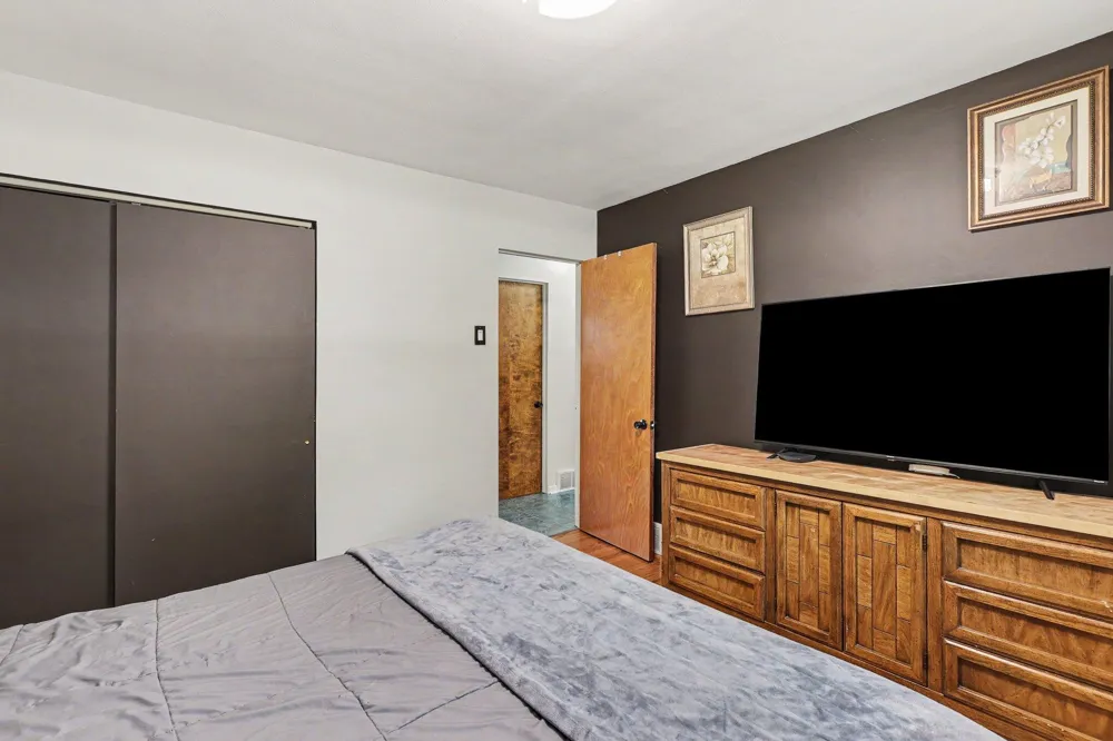 290 Eric Avenue Norton Shores City, MI 49444