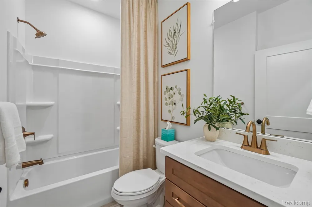 3065 Wyvern Road Orion Charter Township, MI 48359