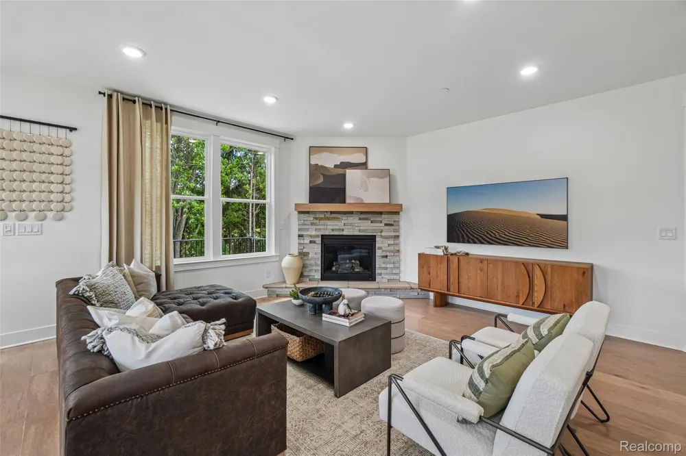 3065 Wyvern Road Orion Charter Township, MI 48359