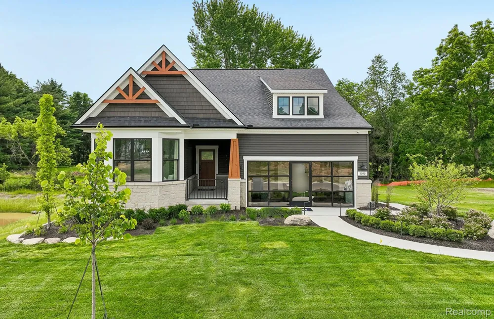 3065 Wyvern Road Orion Charter Township, MI 48359