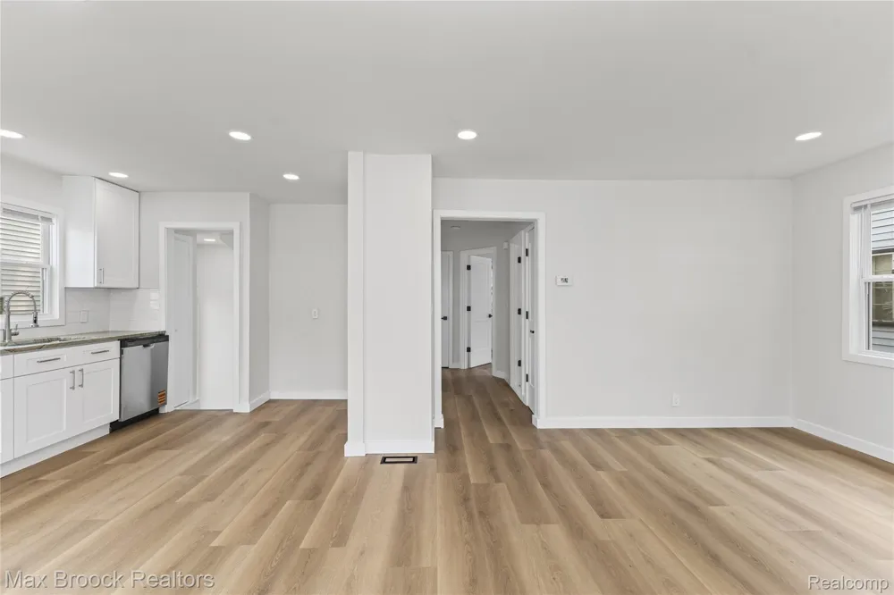 45 Pleasantview Drive Pontiac City, MI 48341
