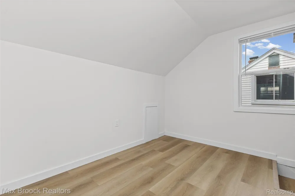45 Pleasantview Drive Pontiac City, MI 48341