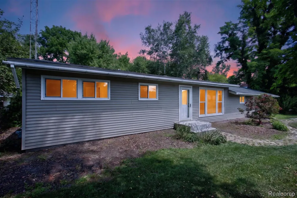 1279 E Burnside Road Deerfield Township, MI 48461