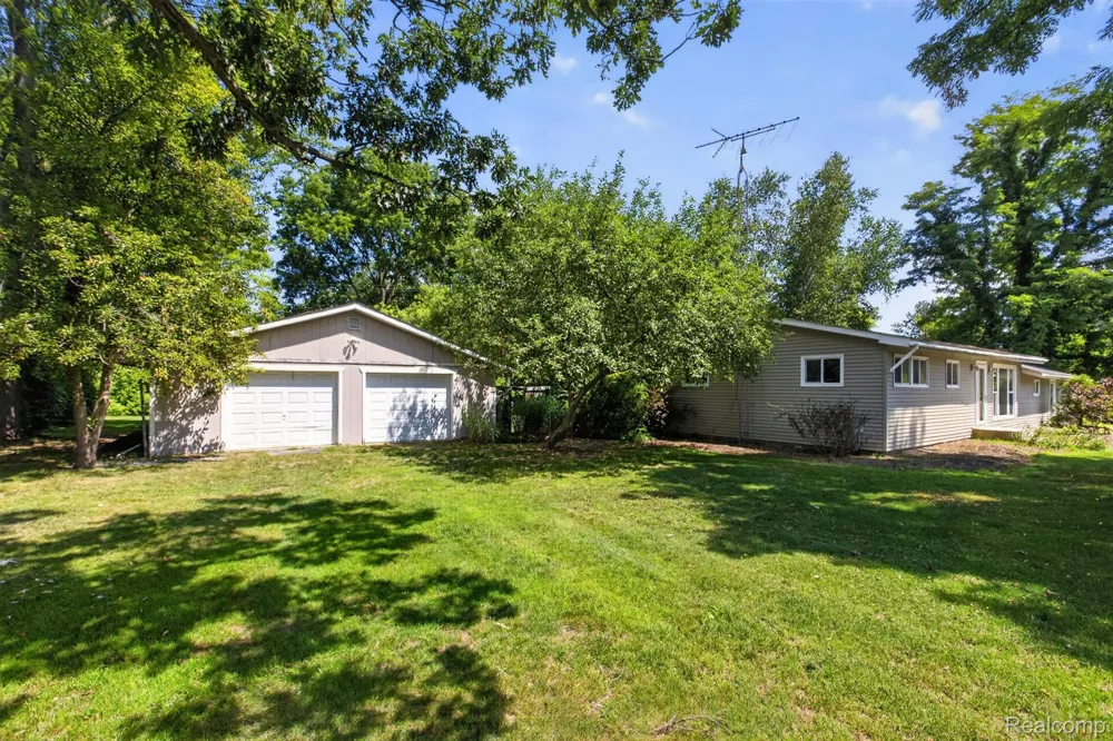 1279 E Burnside Road Deerfield Township, MI 48461