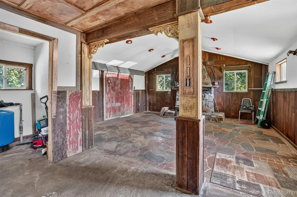 1279 E Burnside Road Deerfield Township, MI 48461