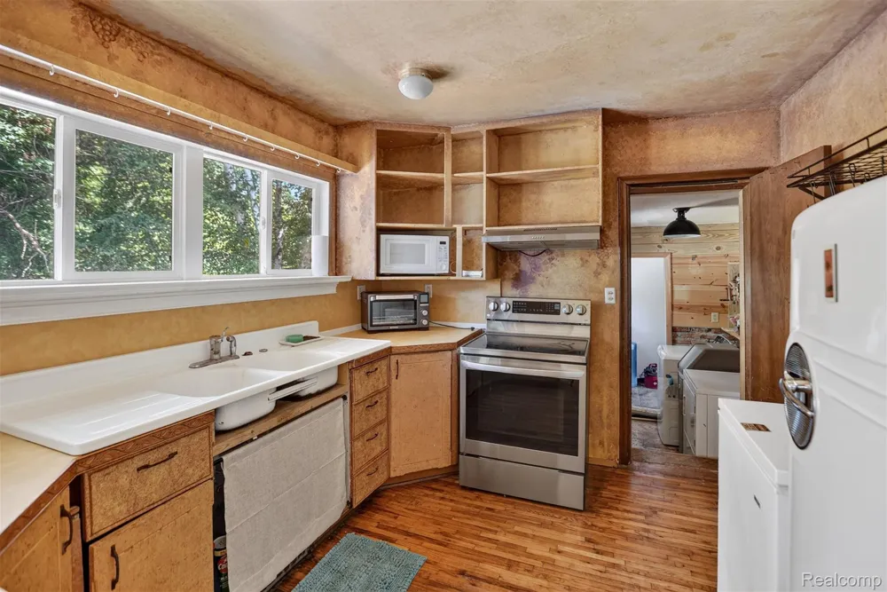 1279 E Burnside Road Deerfield Township, MI 48461