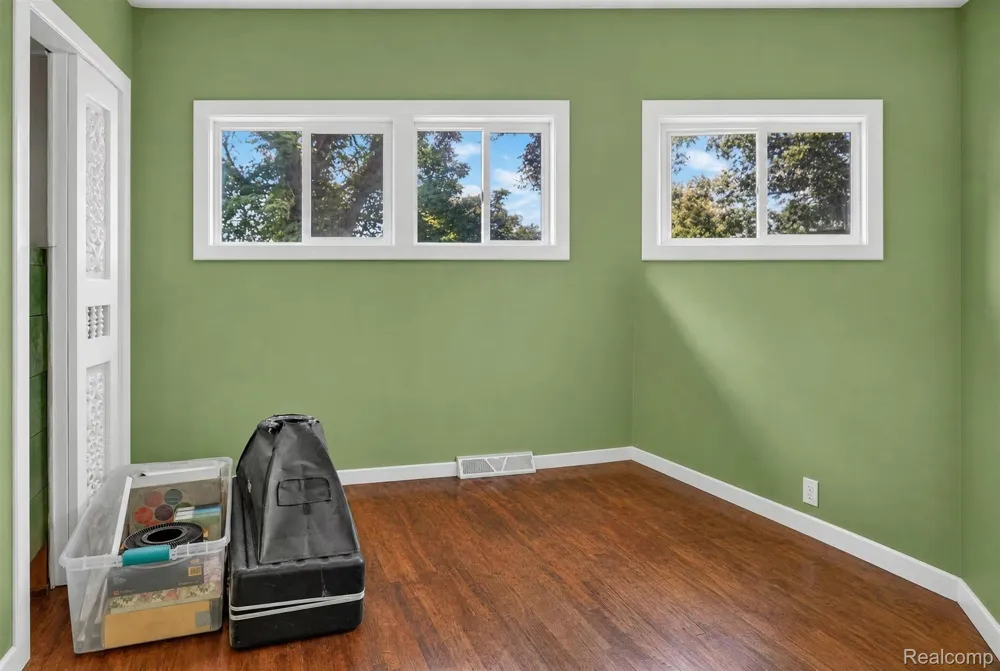 1279 E Burnside Road Deerfield Township, MI 48461