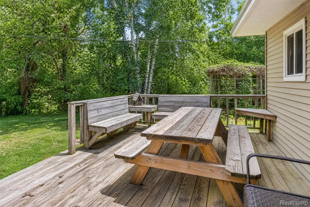 1279 E Burnside Road Deerfield Township, MI 48461