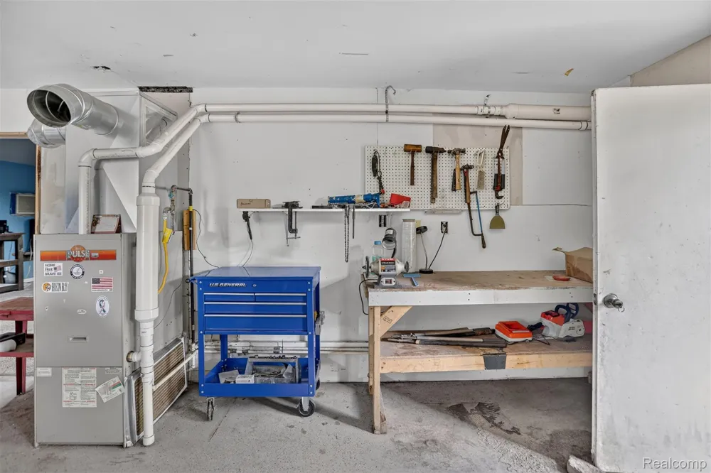 1279 E Burnside Road Deerfield Township, MI 48461