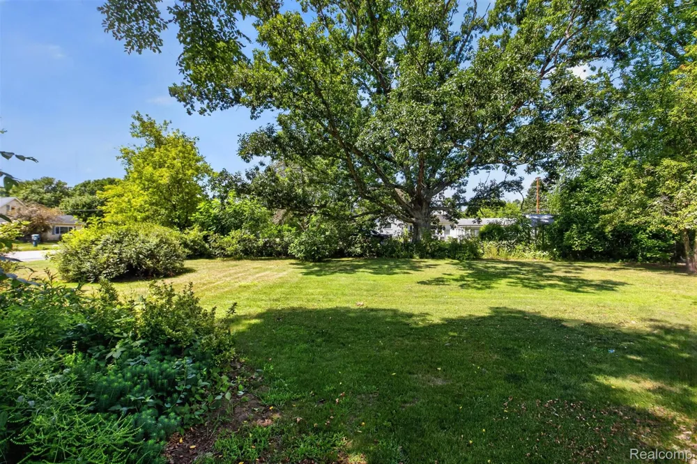 1279 E Burnside Road Deerfield Township, MI 48461