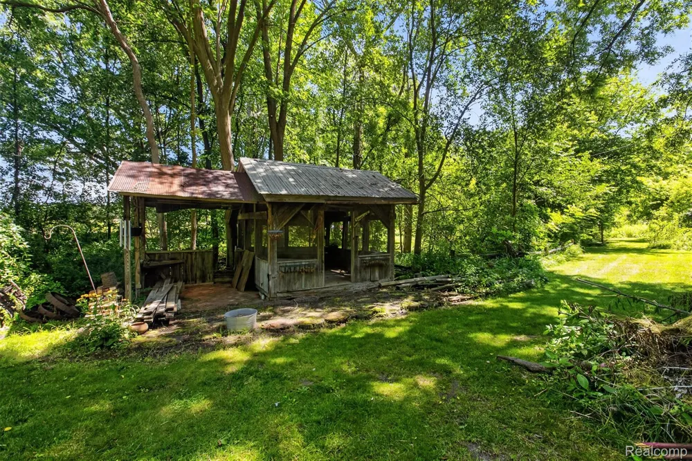 1279 E Burnside Road Deerfield Township, MI 48461