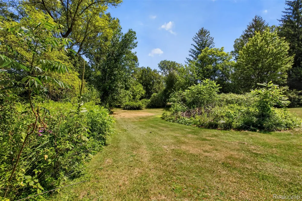 1279 E Burnside Road Deerfield Township, MI 48461