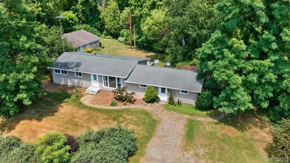 1279 E Burnside Road Deerfield Township, MI 48461